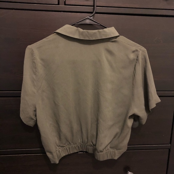 Army Green Wild fable Cinched Crop Button Top - Picture 2 of 2